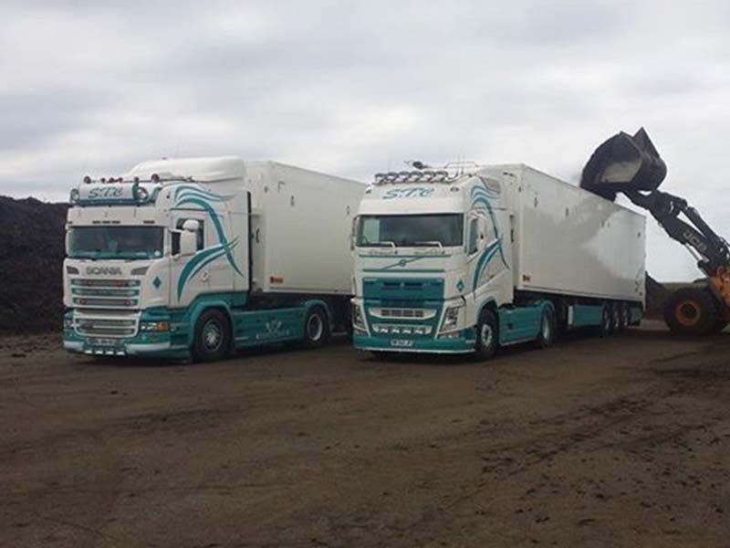 STC Transports Chaignaud : camions à fonds mouvants à Barbezieux près d'Angoulême en Charente (16)