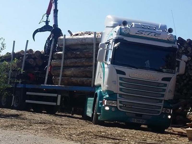 STC Transports Chaignaud : camion grumiers à Barbezieux près d'Angoulême en Charente (16)